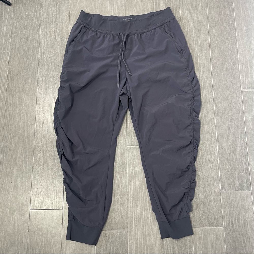 Athleta Attitude Pant Ruched Jogger Gray 384001 Size 14 Yoga Dance Travel Gym - Picture 10 of 12
